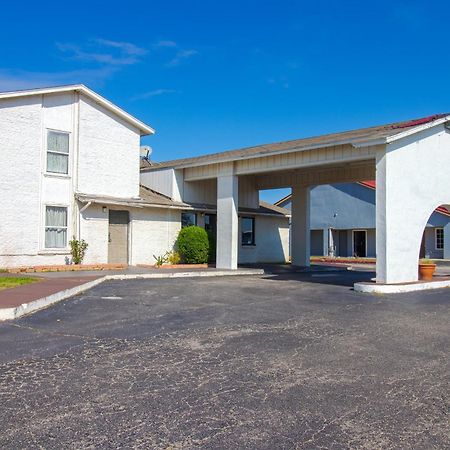 Studio Inn Extended Stay Oklahoma City Airport By Oyo Экстерьер фото