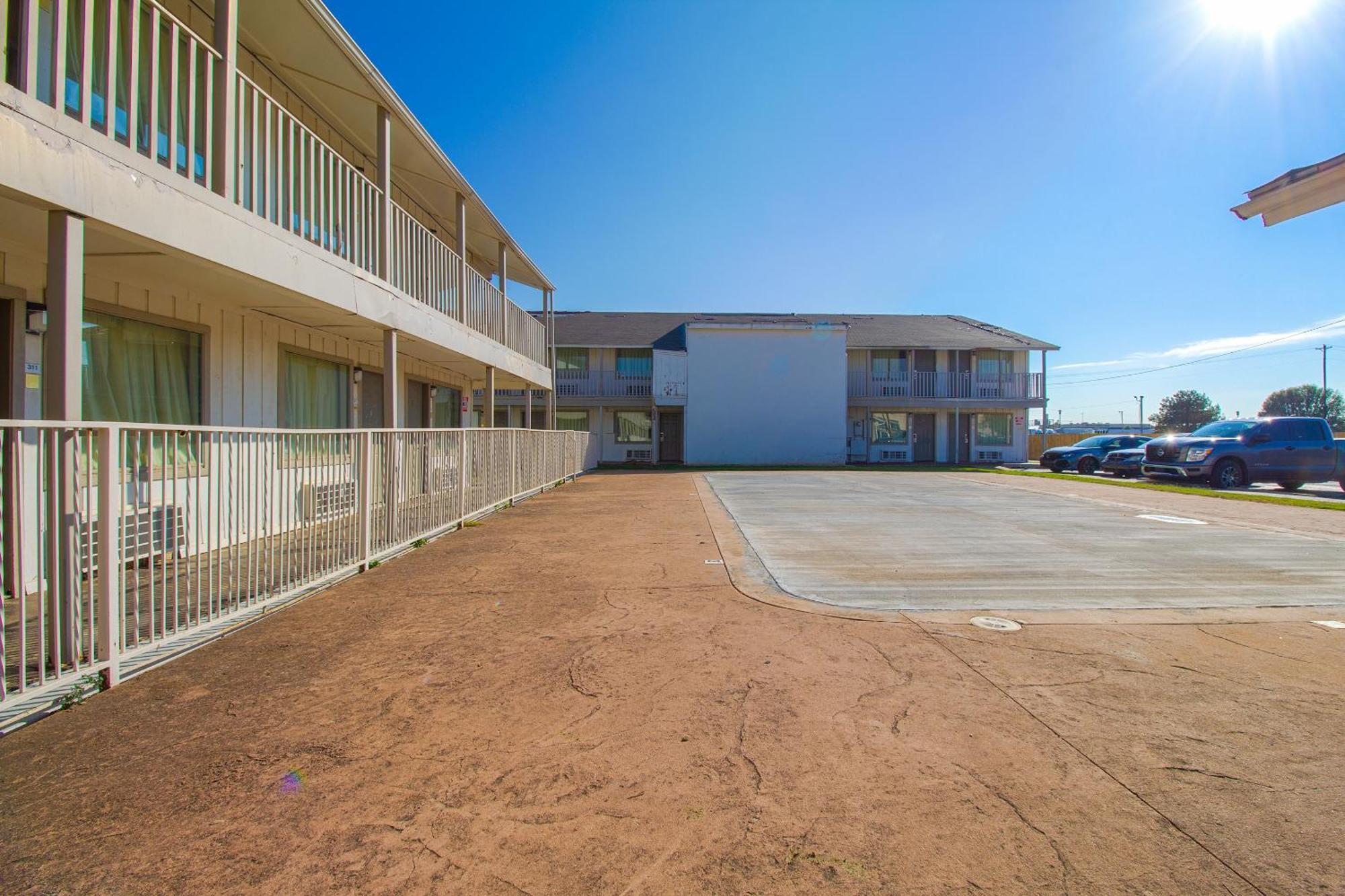Studio Inn Extended Stay Oklahoma City Airport By Oyo Экстерьер фото