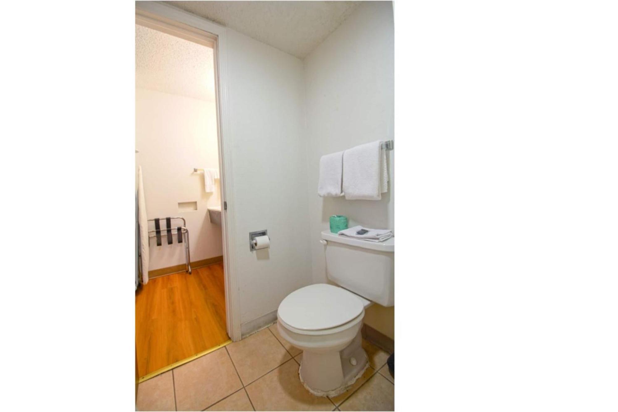 Studio Inn Extended Stay Oklahoma City Airport By Oyo Экстерьер фото