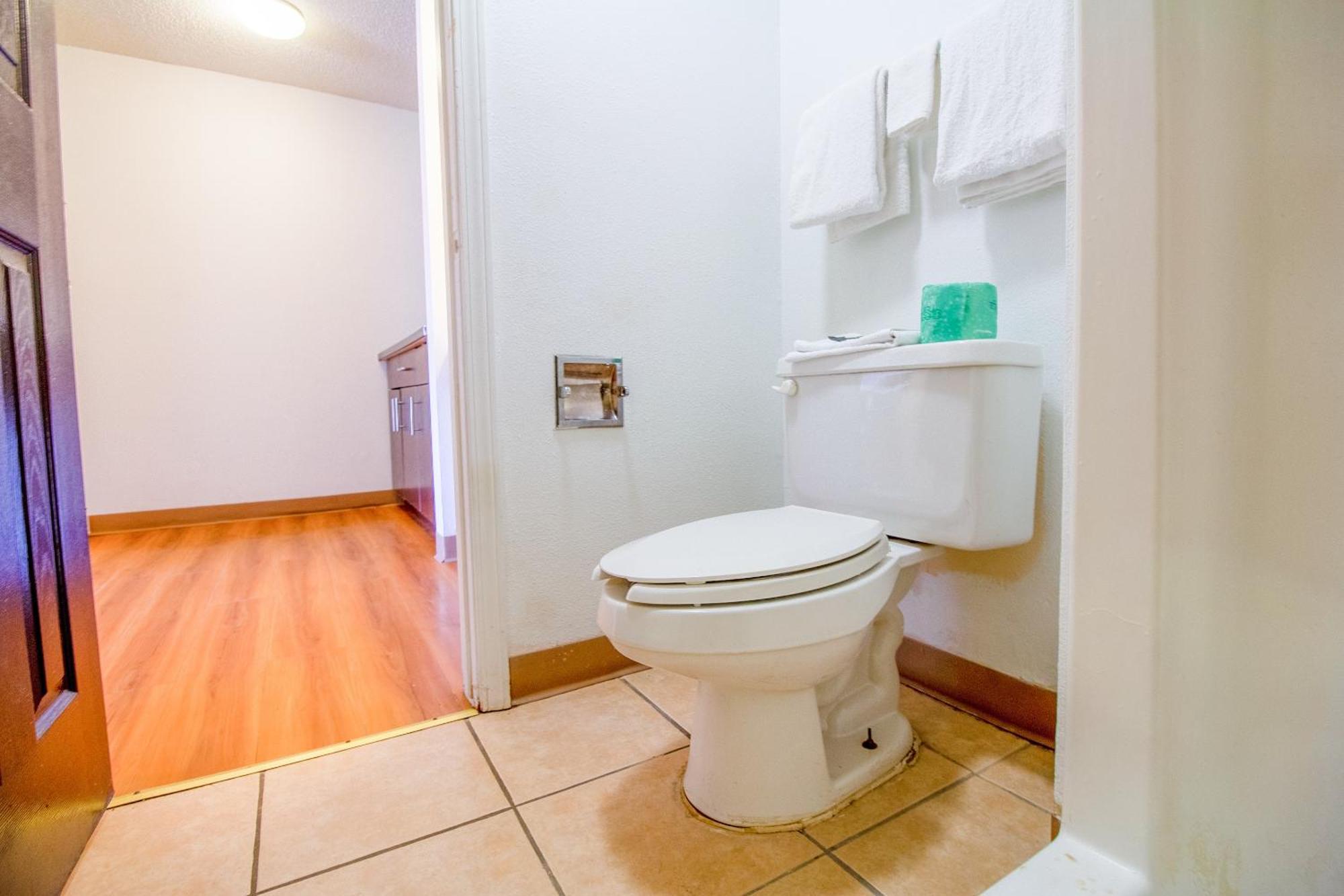 Studio Inn Extended Stay Oklahoma City Airport By Oyo Экстерьер фото