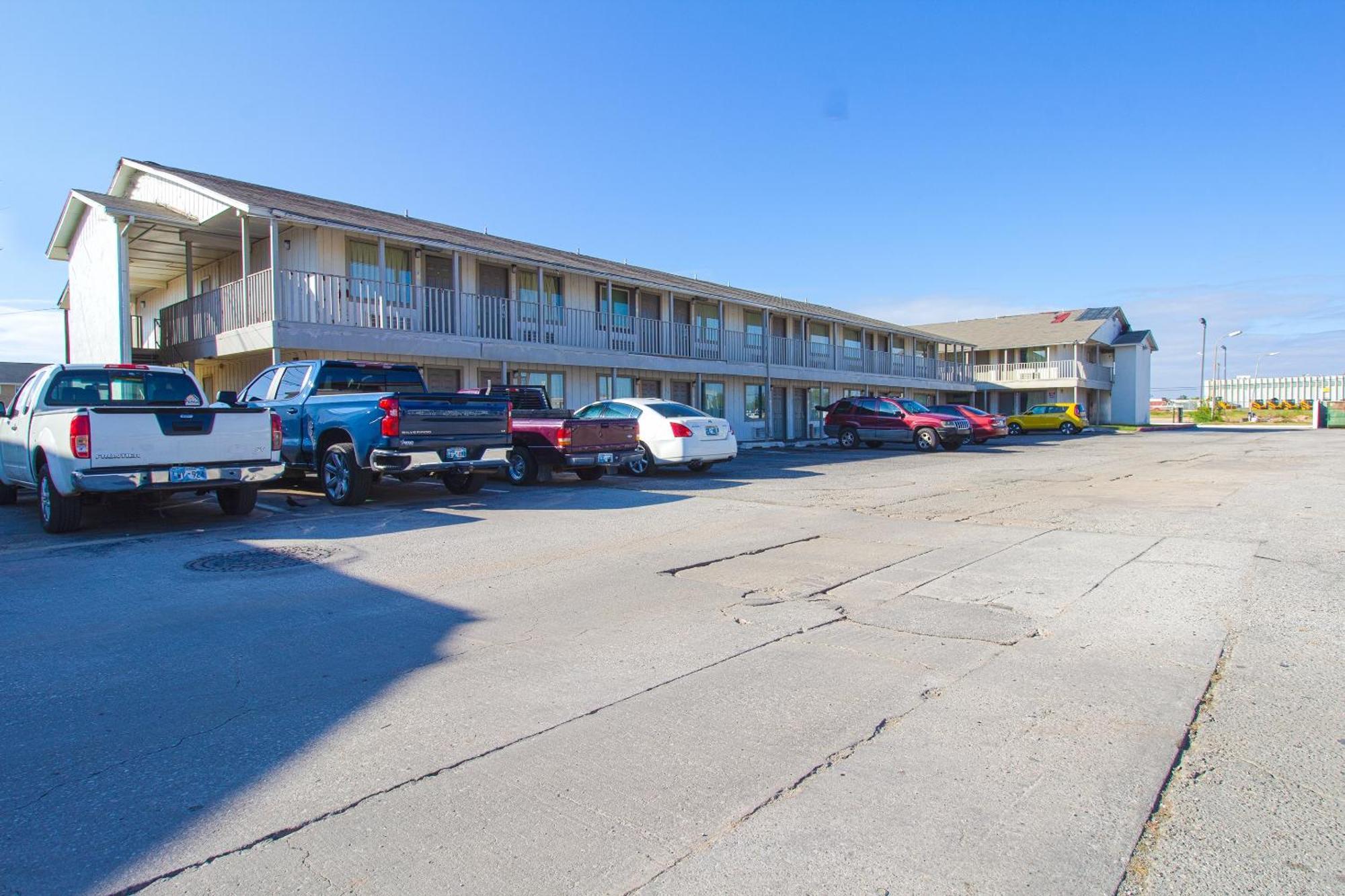 Studio Inn Extended Stay Oklahoma City Airport By Oyo Экстерьер фото