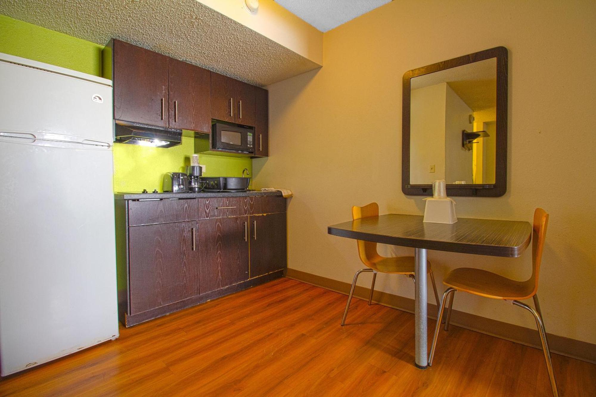 Studio Inn Extended Stay Oklahoma City Airport By Oyo Экстерьер фото