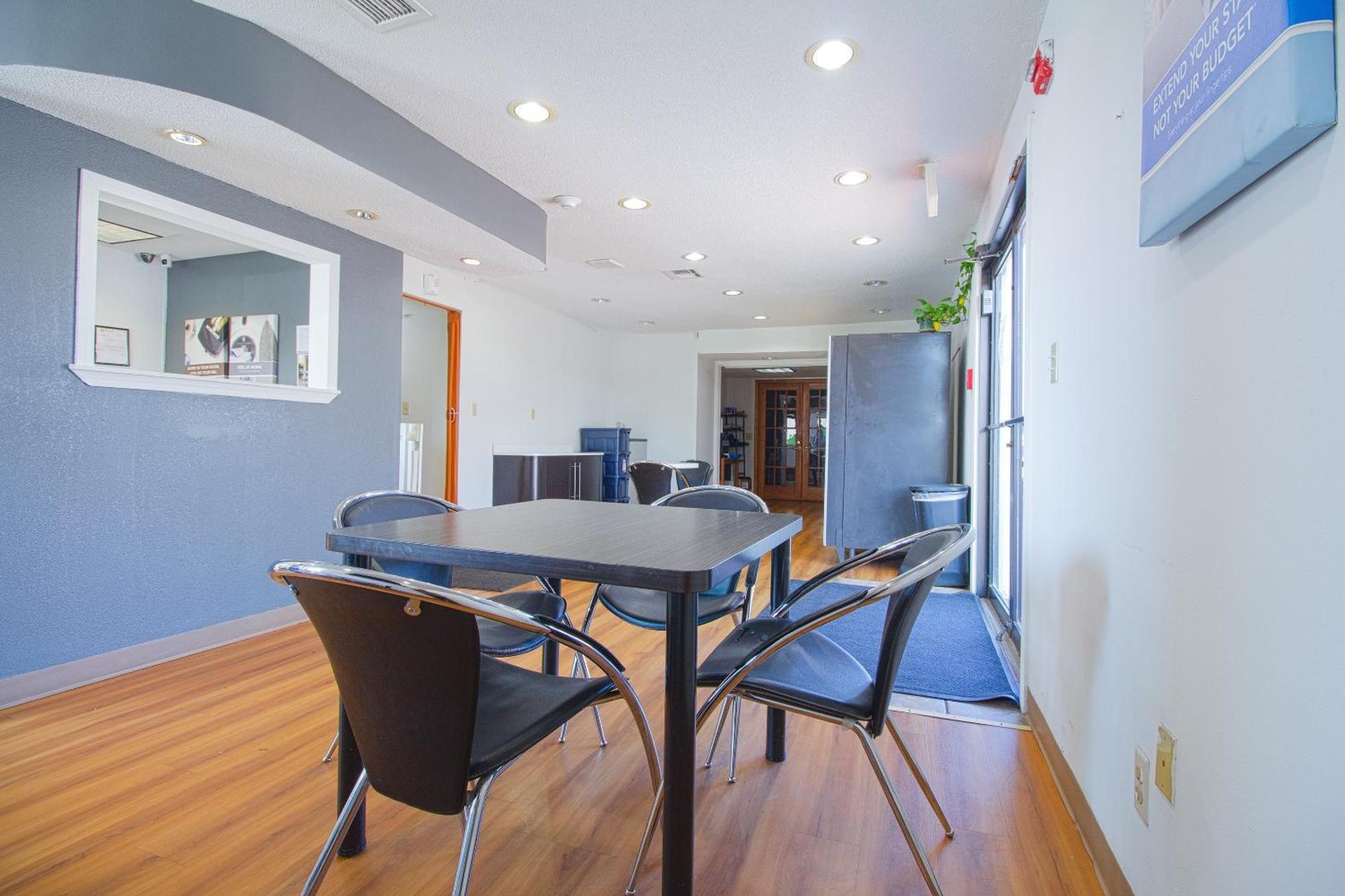 Studio Inn Extended Stay Oklahoma City Airport By Oyo Экстерьер фото